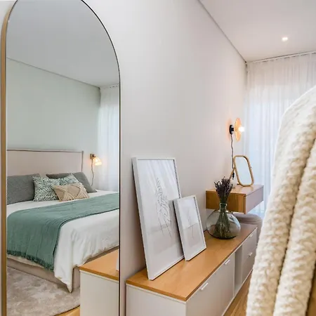 Miraflores Modern With Balcony By Lovelystay