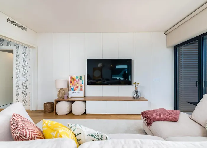 Miraflores Modern With Balcony By Lovelystay ألجيس