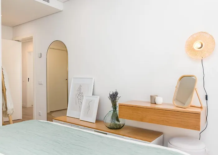 Miraflores Modern With Balcony By Lovelystay * ألجيس