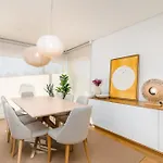 Miraflores Modern With Balcony By Lovelystay