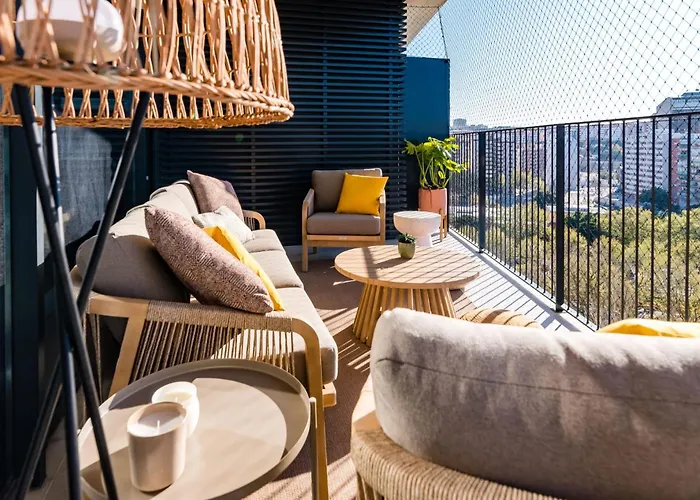 Miraflores Modern With Balcony By Lovelystay